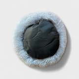 Rosewood Fluffig rund grå djurbädd, mjuk och inbjudande för husdjur.