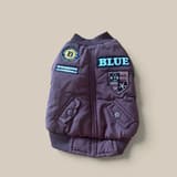 Sida av College Blue vadderad hundjacka