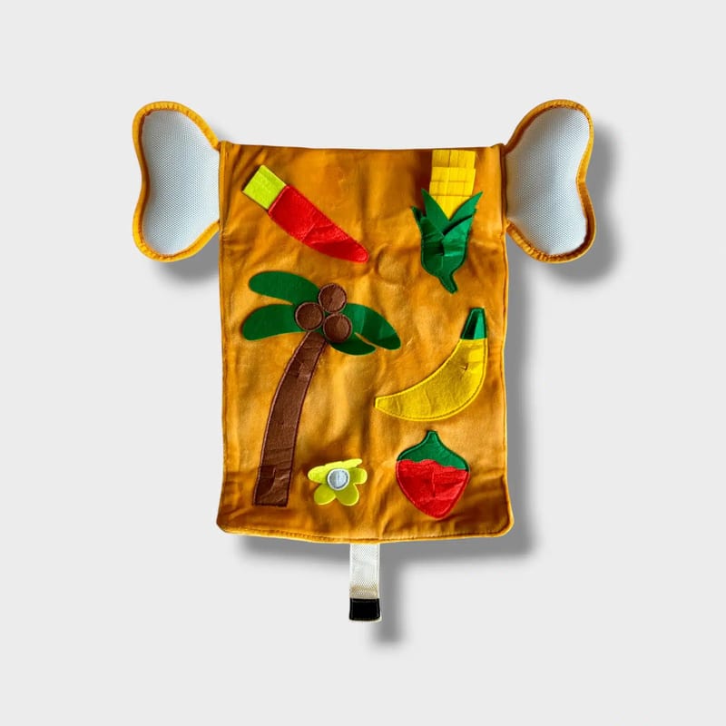 Flerfärgad doft- och ljudmatta för husdjur i fleece, 40x33 cm, närbild med godisgömmor