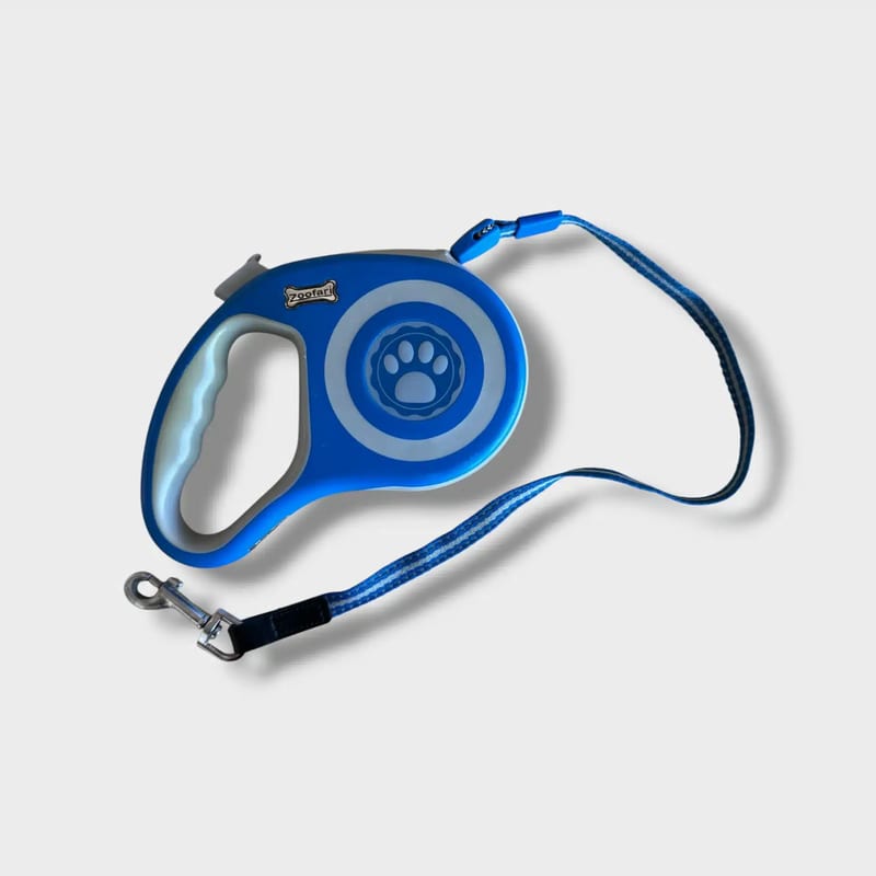 Primary image of a Zoofari retractable leash in grey and blue, 5 meters, with logo, carabiner, and handle.